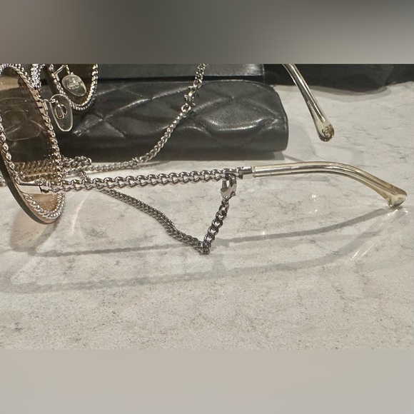 Chanel Gradient Round Chain Sunglasses - Picture 6 of 9